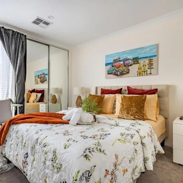 Charming Hampton-Style Retreat,Tranquil Private Bedroom with Shared Bathroom, hotel in Hamilton Hill