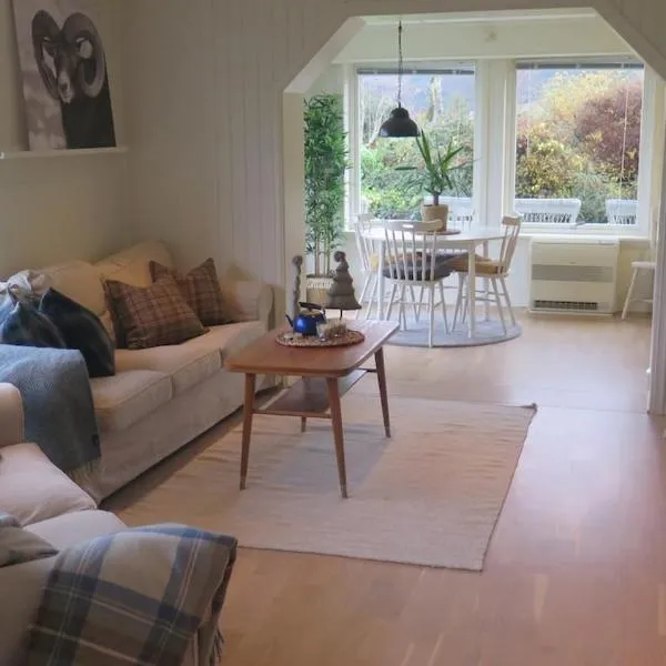 Stavetunet, hotel in Stadlandet