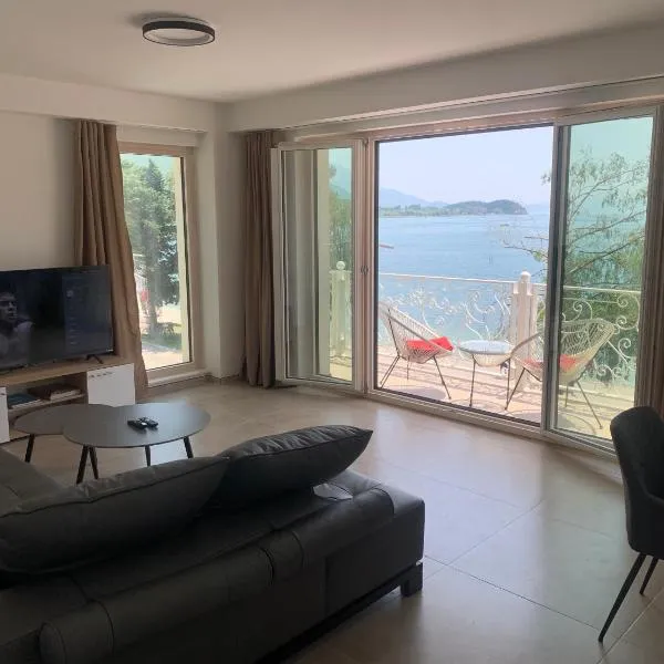 President Apartment Premium Lakeview, מלון באוכריד
