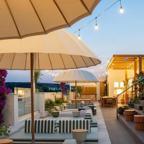 LIV & CO Suites & Villas, hotel in Voroklini