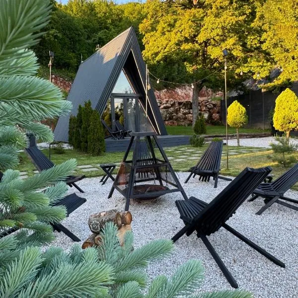 Loon Moon Mountain Chalets，位于萨拉热窝的酒店