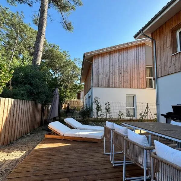 Maison neuve Lacanau à 300m de la plage sud et à proximité des golfs, Hotel in Lacanau