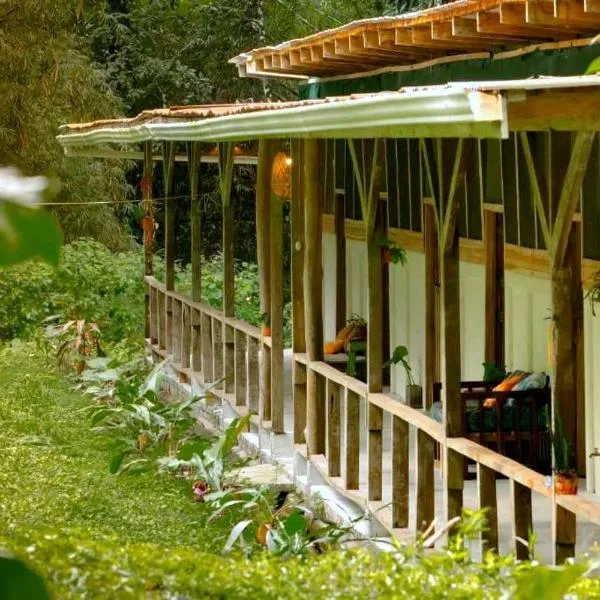 Smile Jungle Hostel, hotel in Puerto Viejo