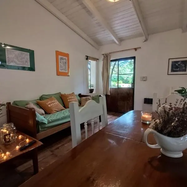 Anexo acogedor con patio, hotel in Villa Allende