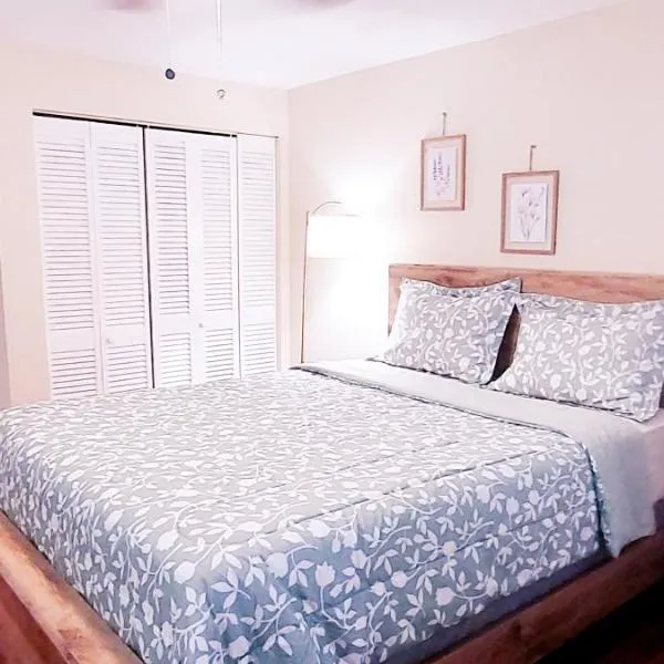 Cozy Tiny Home, hotel a Jacksonville