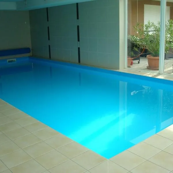 Honey Wellness Apartman, hotel in Siófok