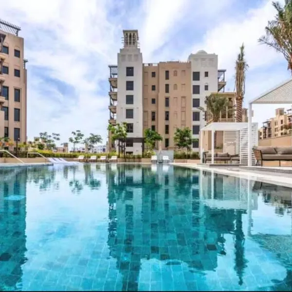 FIRST CLASS 1BR Classic Luxe Getaway, Hotel in Dubai