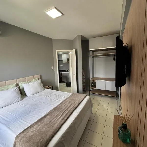 Flat 706 próximo à praia - Condomínio Biarritz, hotel in São Luís