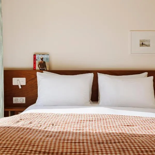 ALFRED HOTELS Les Halles, hotel in Biarritz
