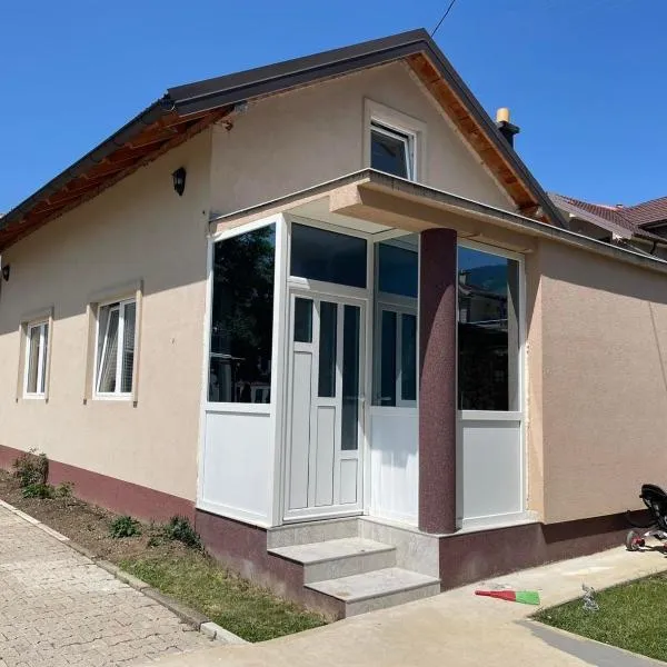 Sara Apartments Plav、プラヴのホテル