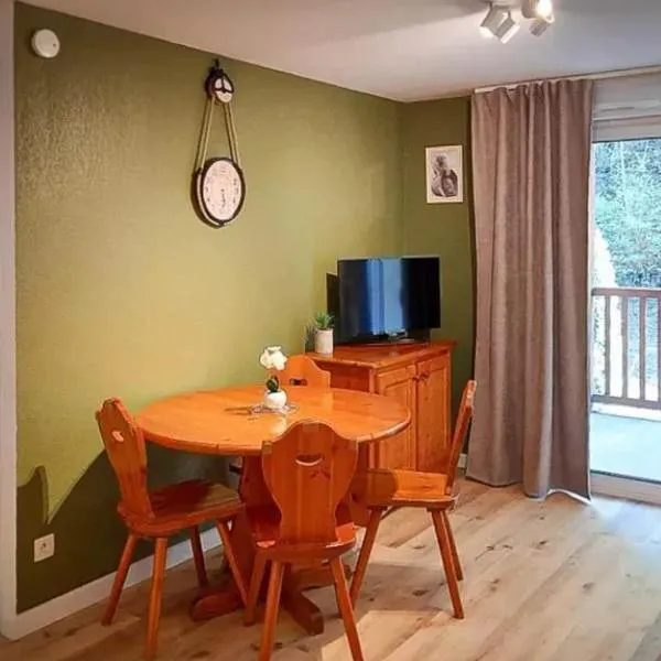 Appartement cosy à Saint-Lary-Soulan 28 m² avec piscine, hótel í Saint-Lary-Soulan