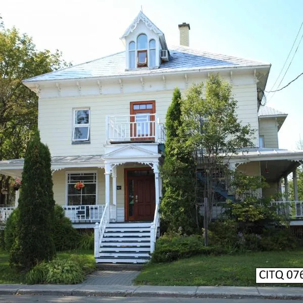 Auberge Internationale de Rivière-du-Loup O76381, hotel in Rivière-du-Loup
