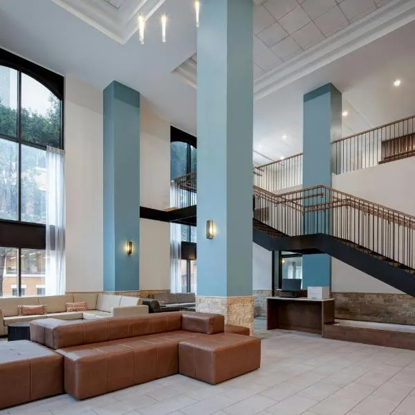SpringHill Suites by Marriott Dallas Downtown / West End, hotel di Dallas