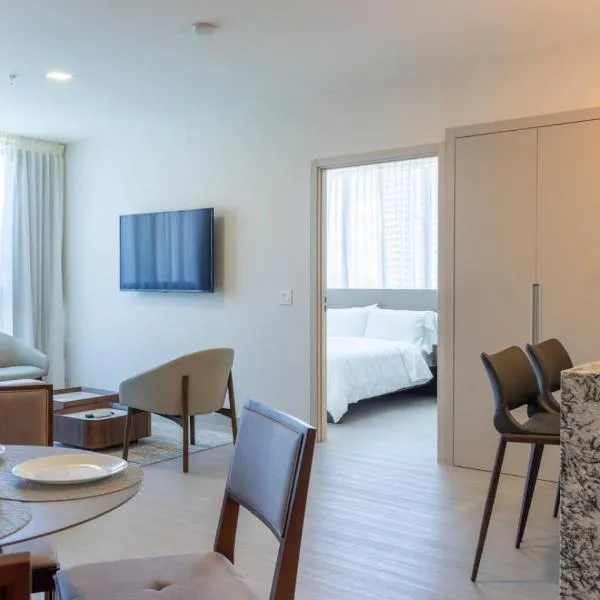 Deluxe Condo Suite 2BR With City View, hotelli kohteessa Panama City