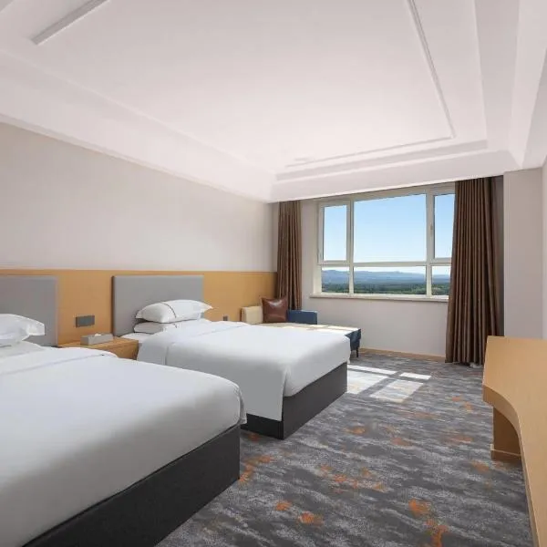 Days Hotel by Wyndham Xinyuan Nalati Airport, hotel in Xinyuan