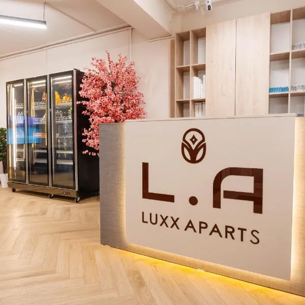 Luxx Aparts, hotel em Almaty