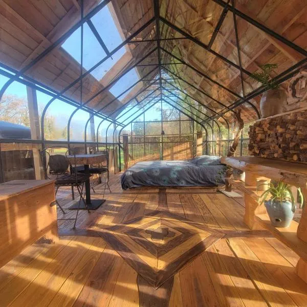 La terre du milieu 87, hotel in Saint-Sulpice-les-Feuilles