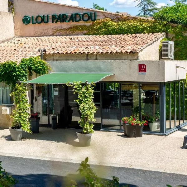 Hôtel & Résidence Lou Paradou Gréoux Les Bains, Hotel in Gréoux-les-Bains