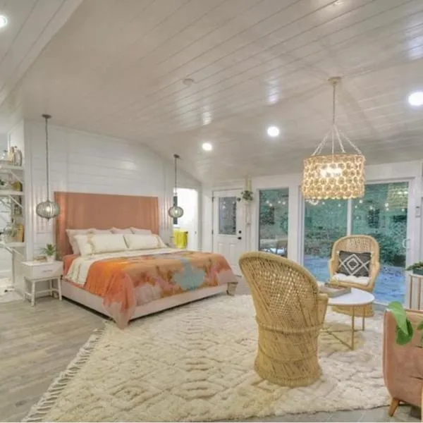 Cozy Couples Getaway、Morgantonのホテル