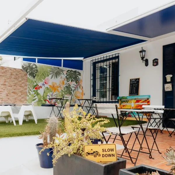 Endless Summer Hostel、アデへのホテル