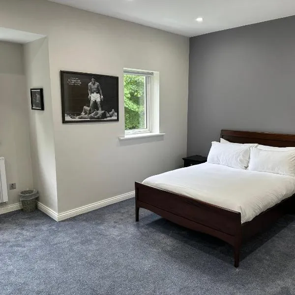 Modern 3 Bedroom Townhouse close to Galway City Centre & Salthill, hotel v destinaci Galway