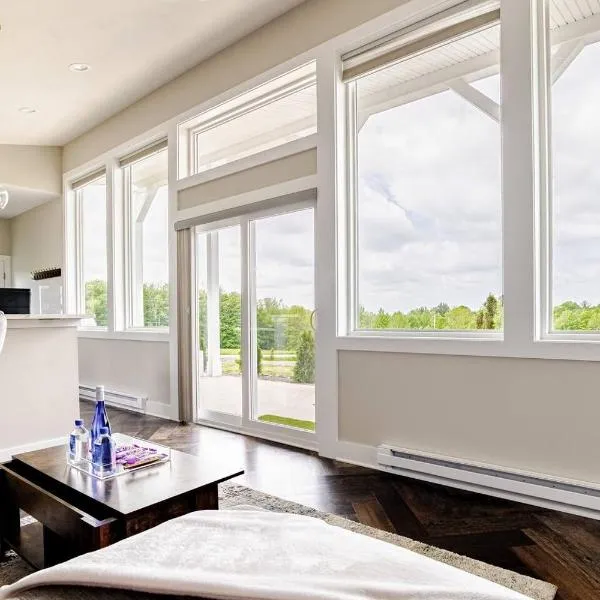 Altmar's Premier Luxury Cabin with 3000sf Mini Golf, hotel in Altmar