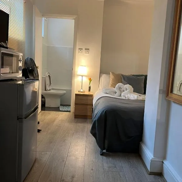 Economic room Sheperds Bush - hotel-like room, hotel in London