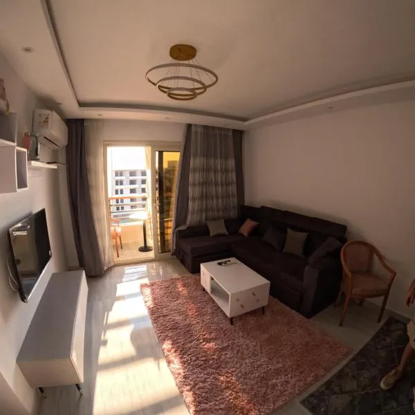 Alhambara compound, hotel in Hurghada