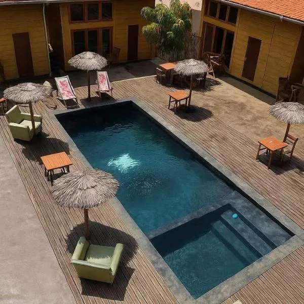 Toti guest house 3, hotel u gradu 'São Tomé'