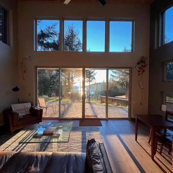 Redfish Rocks Villas - Blue, Hotel in Port Orford