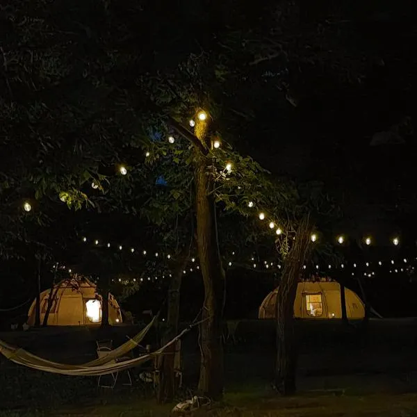 Glamping Riverside Skadar lake, hotel sa Železnička Stanica Zeta
