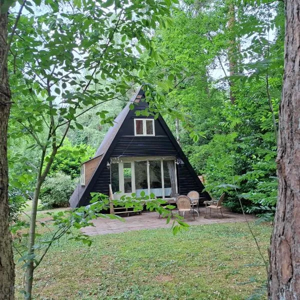 Bosrijk gelegen vakantiehuis met optimale privacy!, Hotel in Lanaken