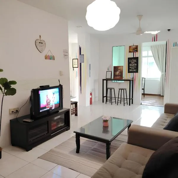 Natol Homestay - Kuching Home Penthouse Airport Road, hotel di Kuching