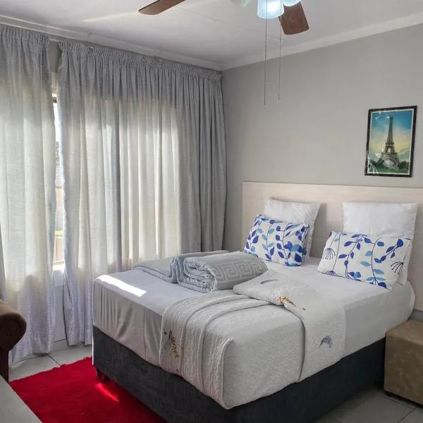 CONTRACTORS ACCOMMODATION AT Dne, hotel in Mahikeng