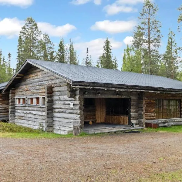 Holiday Home Metsä-luosto by Interhome, hotel in Luosto