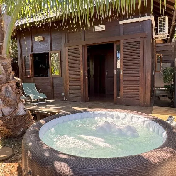 Chalet Bali, avec SPA et proche lagon, hotel in Saint-Gilles les Bains