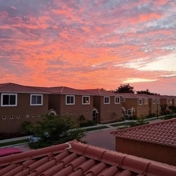 Casa Privada en Manta "Urbanización La Arboleda", hotel u gradu Manta