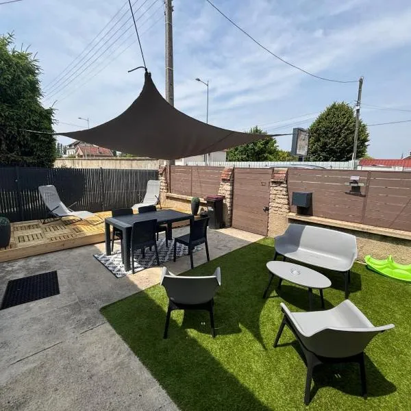 Jolie maison proche complexe sportif Wifi REMISE MC ARTHUR, hôtel à Saint-André-les-Vergers