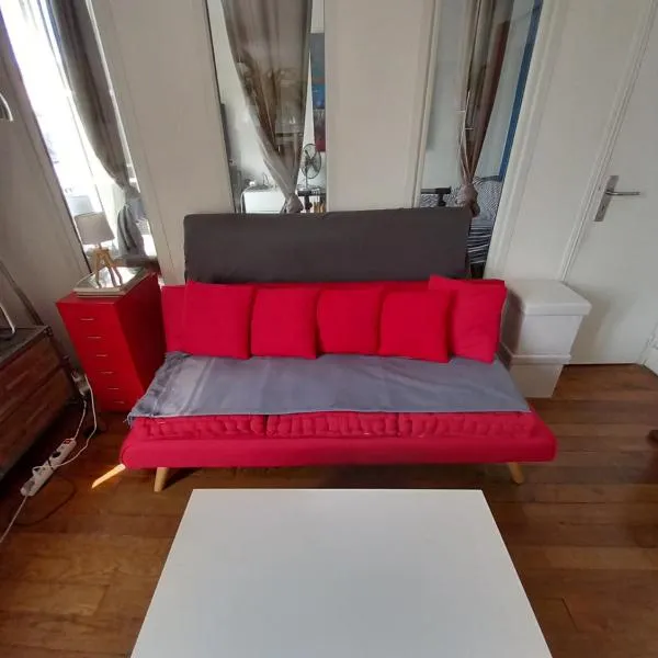 Appartement Batignolles pour 2 pers, hotel in Paris