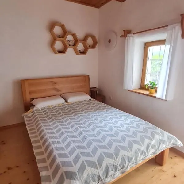 Soba tete Tile - Hiša ob gozdu, hotel in Ptuj