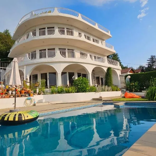 Sunrise Villa, hotel in Albena