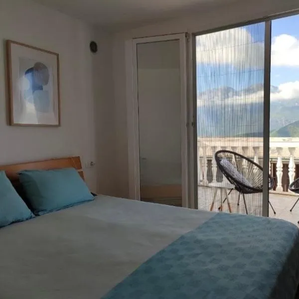 Sea & Silence Holiday House, hotel in Merdari