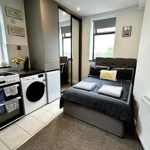 Unique Modern, Private Apartment,15 Mins To Central London, hotel v destinaci Hendon