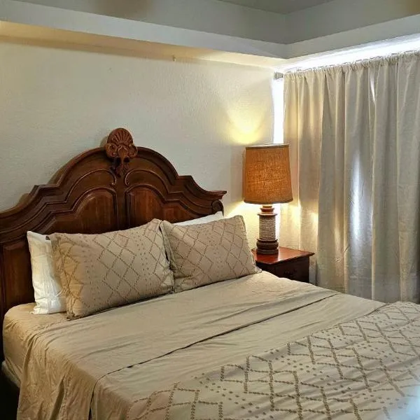 Nice Private Room Close to Red Rock & Las Vegas Strip #3, hotel v Las Vegas
