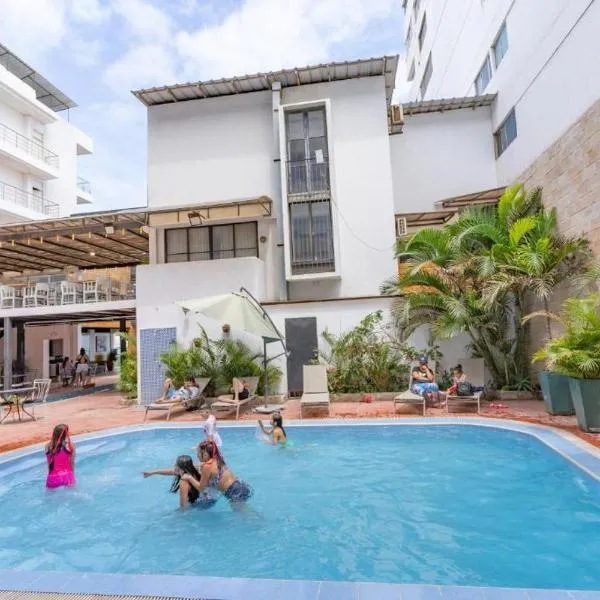 Hotel Kinova - Salinas, hotel di Salinas