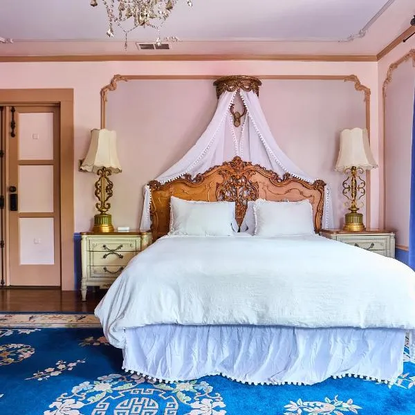 Hollywood Home - Close to Griffith Observatory & Walk Of Fame, hotel in Los Angeles