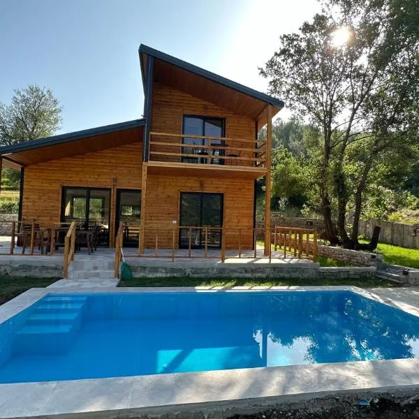 Green Oasis, hotel in Fshati i Ri