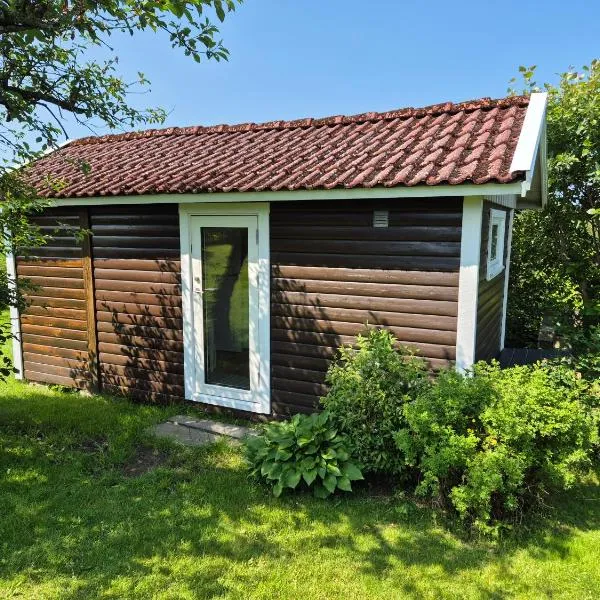 Liten stuga nära hav och natur, hotel en Varberg