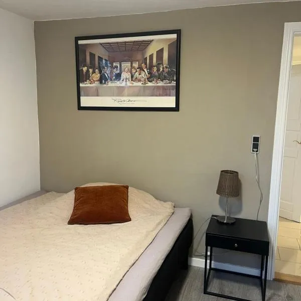 Hyggelige værelser tæt på E45 og banegården i Rødekro, ξενοδοχείο σε Rødekro