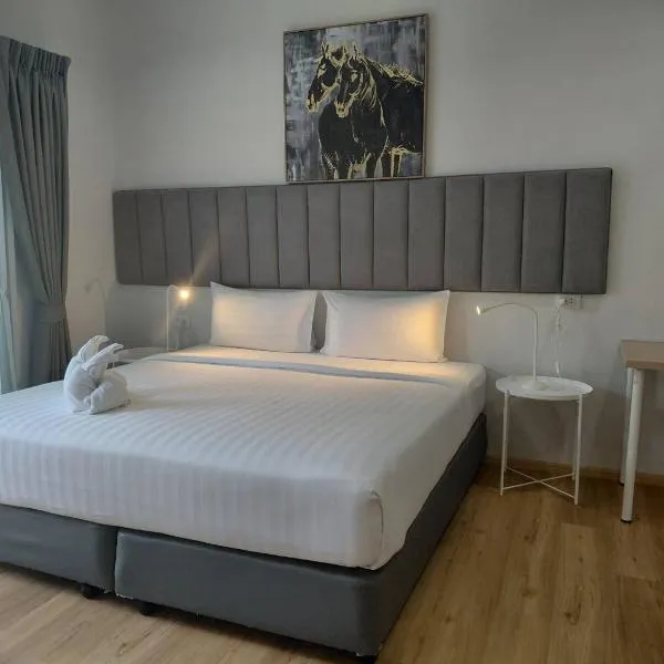 Xen Pool Access, hotel in Ban Klang